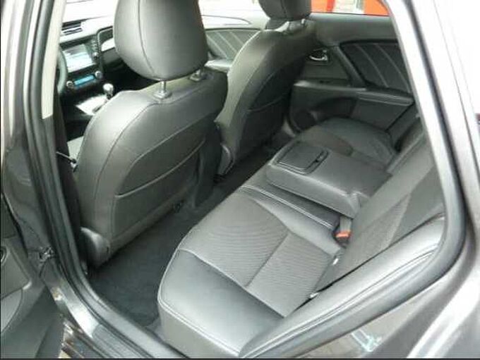 Toyota Avensis 1.8 - Leder, KEYLESS, Navi, SHZ. ...