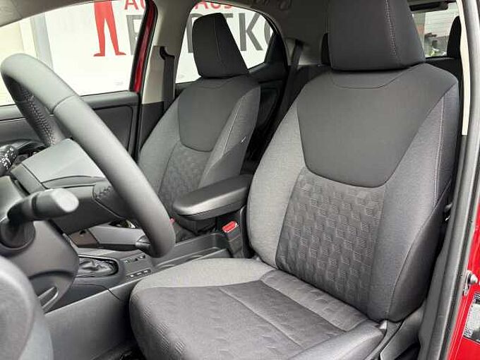 Toyota Yaris Style - 1.5 Hybrid - Navi, KEYLESS, SHZ.
