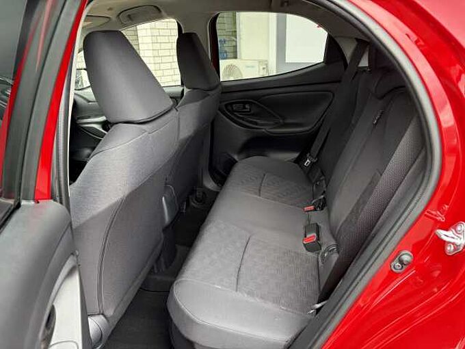 Toyota Yaris Style - 1.5 Hybrid - Navi, KEYLESS, SHZ.