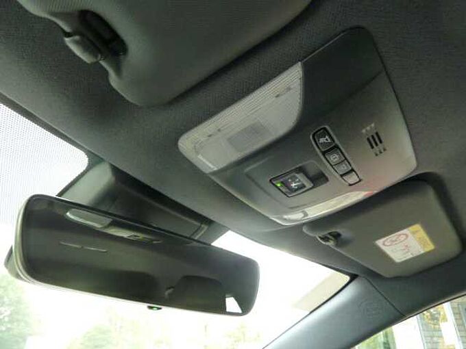 Toyota Corolla Hybrid 1.8 Style - LED, SH+LH, KeyFree