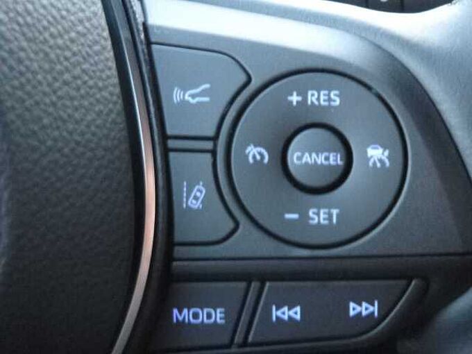 Toyota Corolla Hybrid 1.8 Style - LED, SH+LH, KeyFree