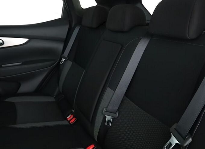 Nissan Qashqai 4x4 Acenta + 1.7 dCi - AHK, Navi, Pano, LED