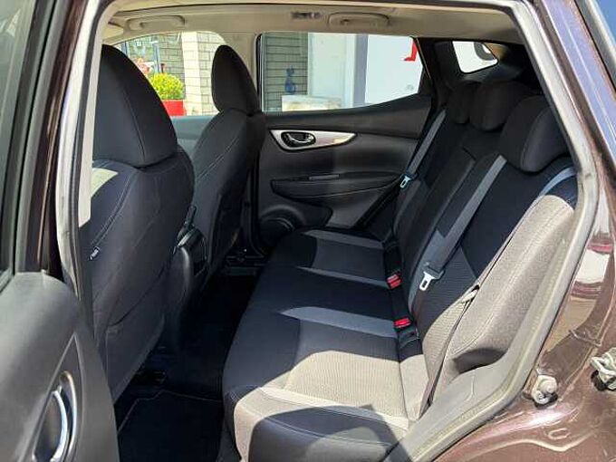 Nissan Qashqai 4x4 Acenta + 1.7 dCi - AHK, Navi, Pano, LED