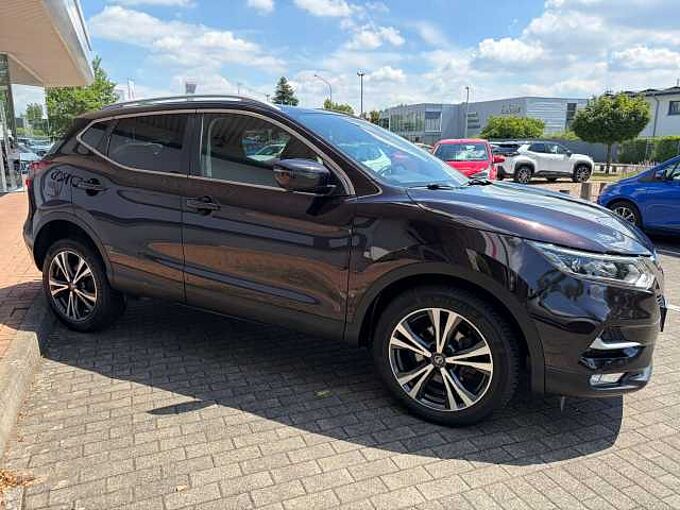 Nissan Qashqai 4x4 Acenta + 1.7 dCi - AHK, Navi, Pano, LED