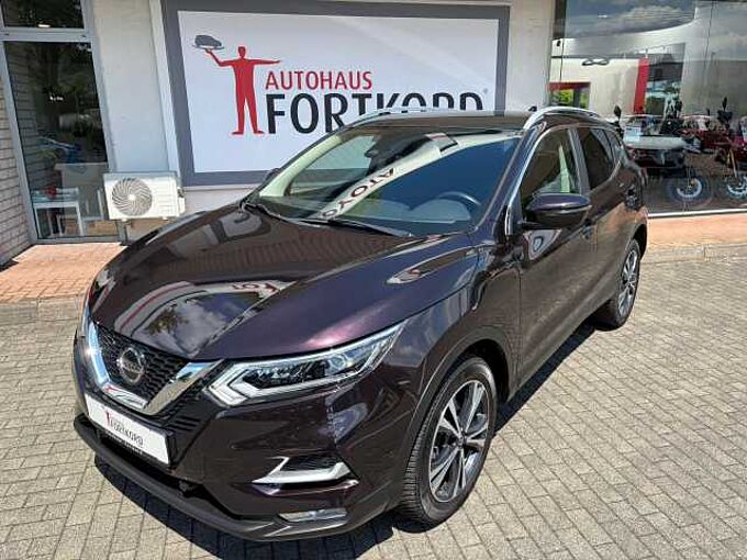 Nissan Qashqai 4x4 Acenta + 1.7 dCi - AHK, Navi, Pano, LED