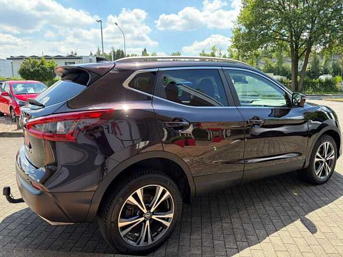 Nissan Qashqai 4x4 Acenta + 1.7 dCi - AHK, Navi, Pano, LED