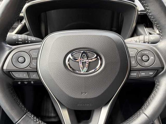 Toyota Corolla Hybrid 1.8 Style - LED, SH+LH, KeyFree