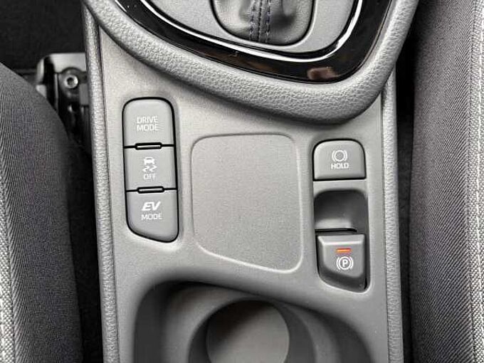 Toyota Yaris Style - 1.5 Hybrid - Navi, KEYLESS, SHZ.