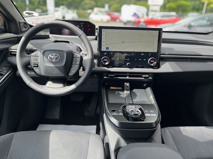 Toyota C-HR + Plus Lounge 4x4 - 77kwh - JBL, Pano., 360&deg; Kam., ...