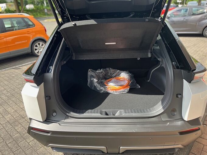Toyota C-HR + Plus Lounge 4x4 - 77kwh - JBL, Pano., 360&deg; Kam., ...
