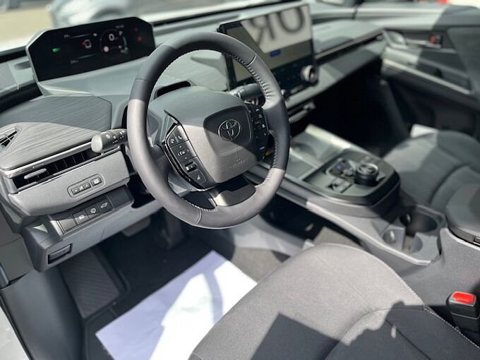 Toyota C-HR + Plus Lounge 4x4 - 77kwh - JBL, Pano., 360&deg; Kam., ...