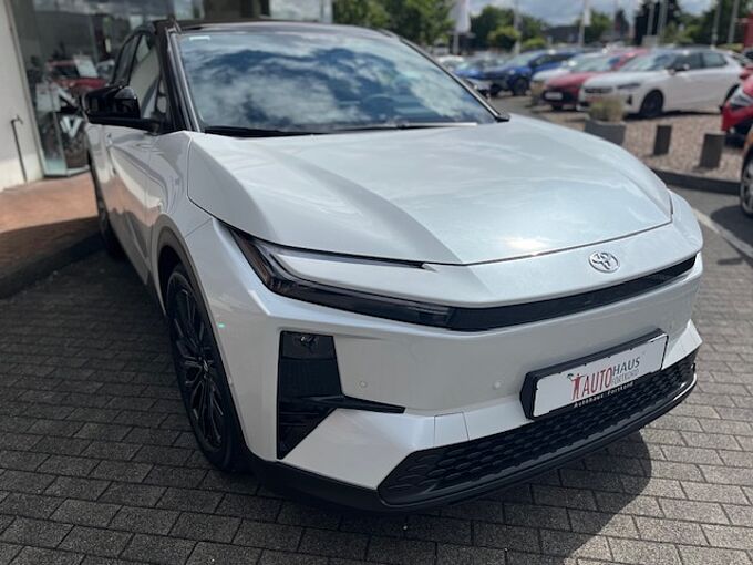 Toyota C-HR + Plus Lounge 4x4 - 77kwh - JBL, Pano., 360&deg; Kam., ...
