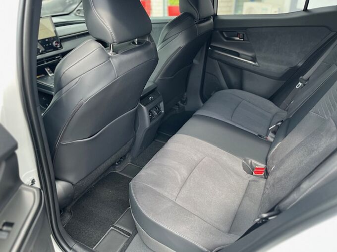 Toyota C-HR + Plus Lounge 4x4 - 77kwh - JBL, Pano., 360&deg; Kam., ...