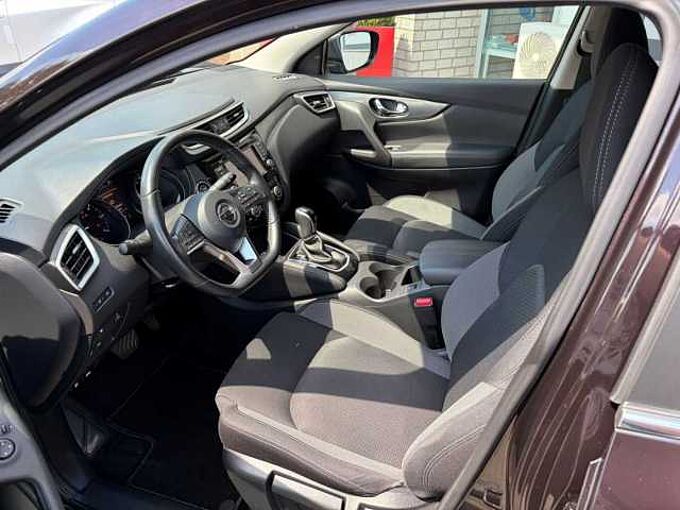 Nissan Qashqai 4x4 Acenta + 1.7 dCi - AHK, Navi, Pano, LED