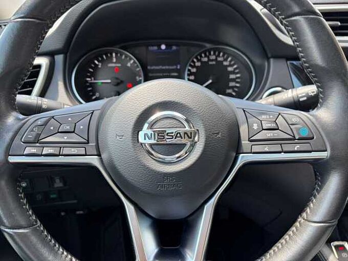 Nissan Qashqai 4x4 Acenta + 1.7 dCi - AHK, Navi, Pano, LED