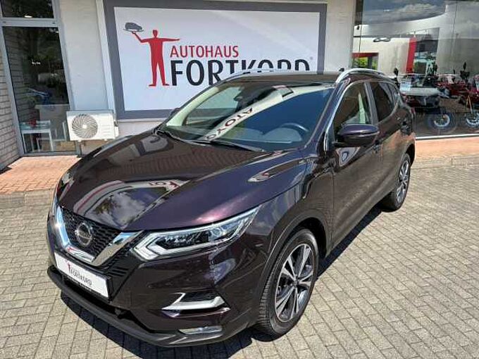 Nissan Qashqai 4x4 Acenta + 1.7 dCi - AHK, Navi, Pano, LED