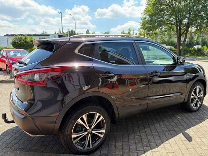 Nissan Qashqai 4x4 Acenta + 1.7 dCi - AHK, Navi, Pano, LED