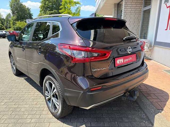 Nissan Qashqai 4x4 Acenta + 1.7 dCi - AHK, Navi, Pano, LED