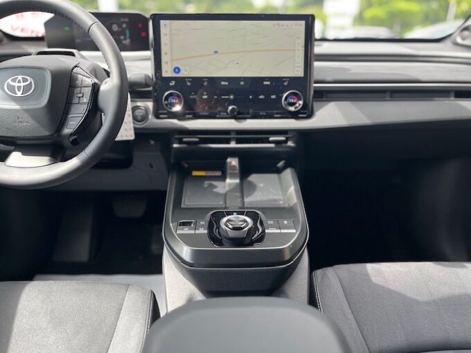 Toyota C-HR + Plus Lounge 4x4 - 77kwh - JBL, Pano., 360&deg; Kam., ...