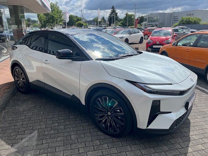 Toyota C-HR + Plus Lounge 4x4 - 77kwh - JBL, Pano., 360&deg; Kam., ...