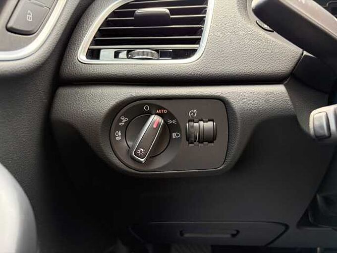 Audi Q3 2.0 TDI quattro S Line - Navi, LED, AHK, SZ, elektr. Klappe