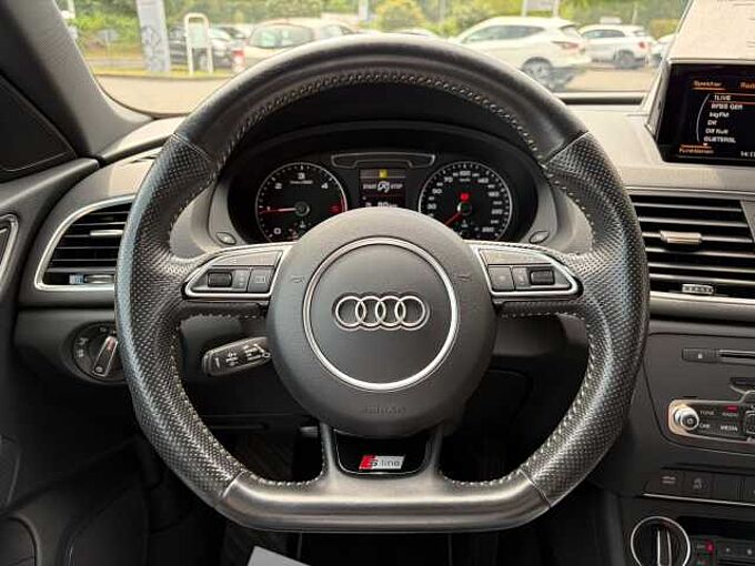 Audi Q3 2.0 TDI quattro S Line - Navi, LED, AHK, SZ, elektr. Klappe