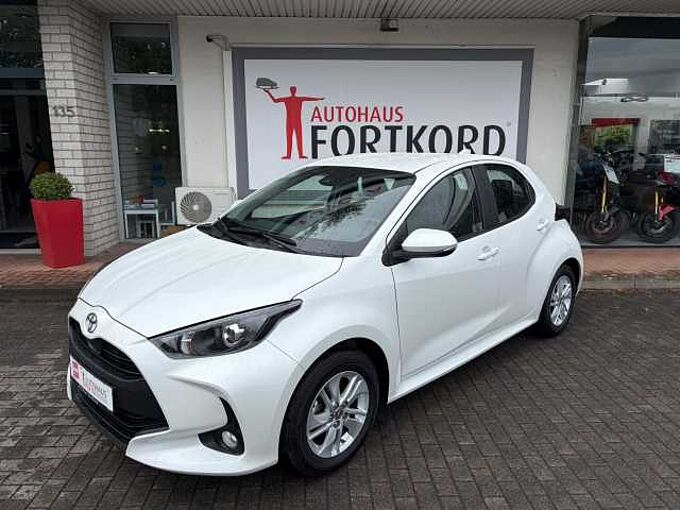 Toyota Yaris 1.5 Comfort - Navi, SHZ, LED, Kam. ... sehr gepflegt !