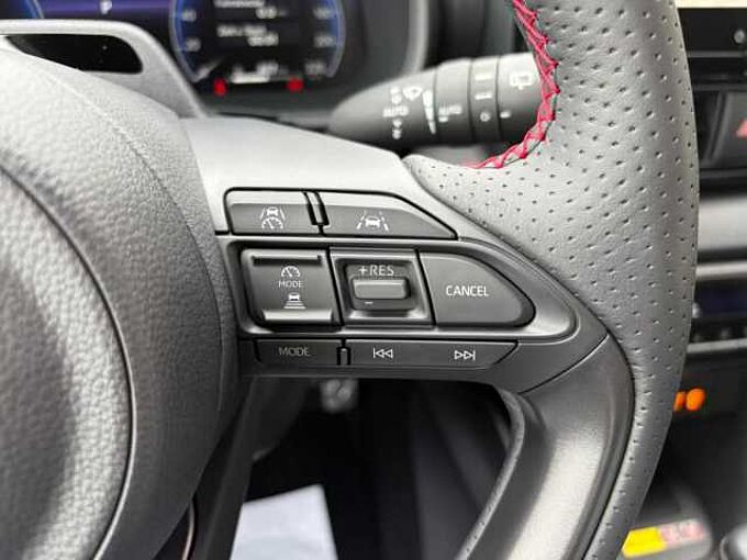 Toyota Yaris 1.5 Hybrid GR Sport - Head-Up, Navi, LH, SHZ, ... -