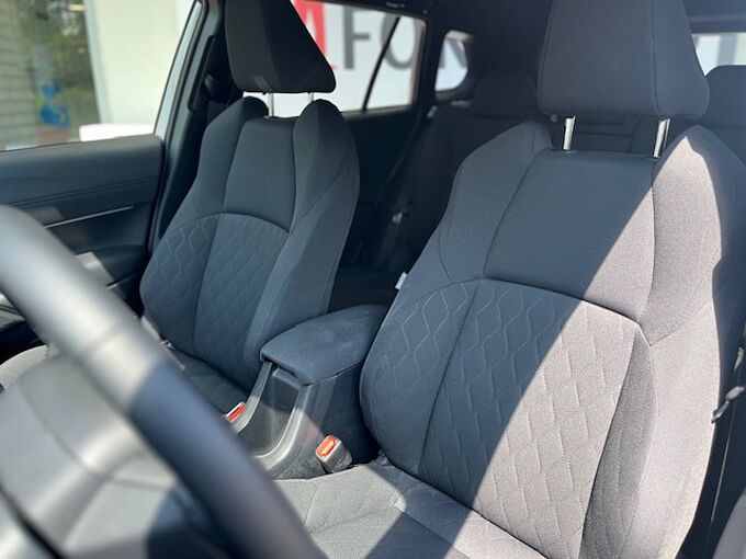 Toyota Corolla Cross 2.0 Hybrid Teamplayer - Navi, LHZ., SHZ,. LED ...