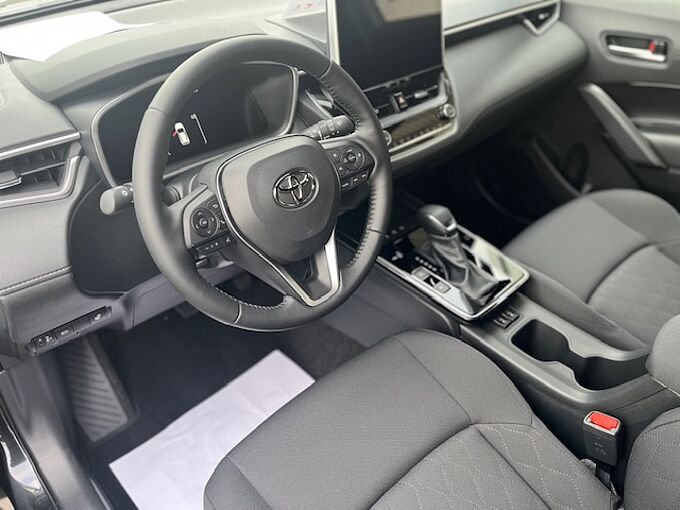 Toyota Corolla Cross 2.0 Hybrid Teamplayer - Navi, LHZ., SHZ,. LED ...