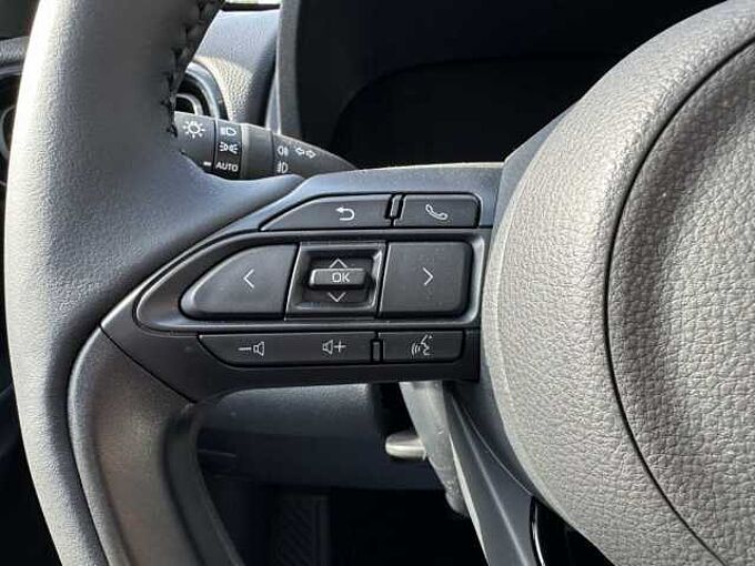 Toyota Yaris Style 1.5 Hybrid - NAVI, PDC, SHZ, LED ...