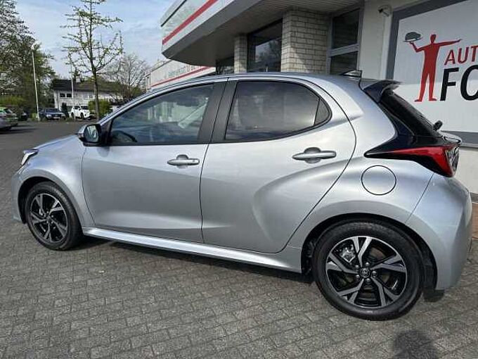 Toyota Yaris Style 1.5 Hybrid - NAVI, PDC, SHZ, LED ...