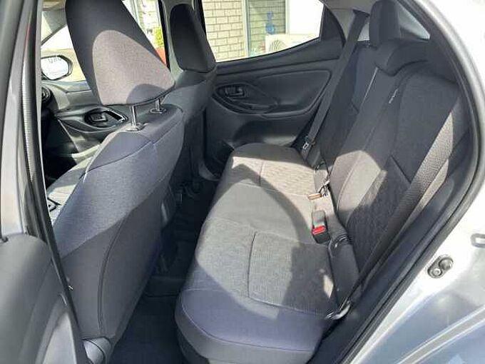 Toyota Yaris Style 1.5 Hybrid - NAVI, PDC, SHZ, LED ...
