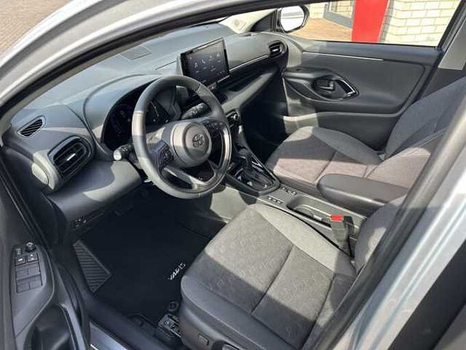 Toyota Yaris Style 1.5 Hybrid - NAVI, PDC, SHZ, LED ...