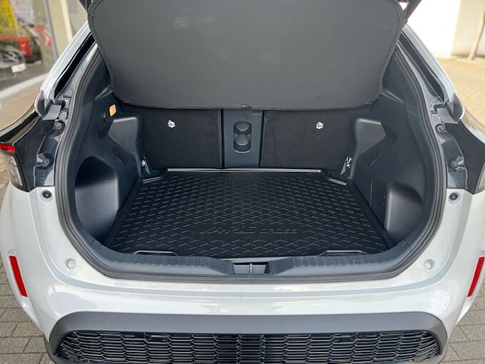 Toyota Yaris Cross 1.5 Hybrid GR Sport - HEAD., elektr. Heckkl., LED ...