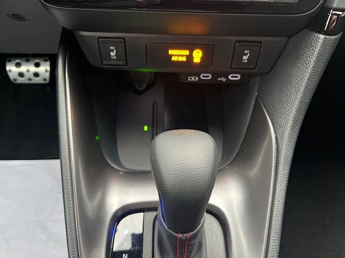 Toyota Yaris 1.5 Hybrid GR Sport - NAVI, LED, PDC, SZ ... -