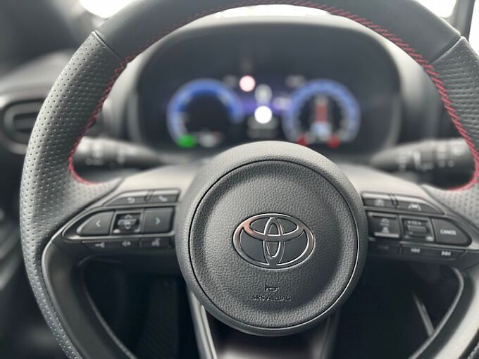 Toyota Yaris 1.5 Hybrid GR Sport - NAVI, LED, PDC, SZ ... -