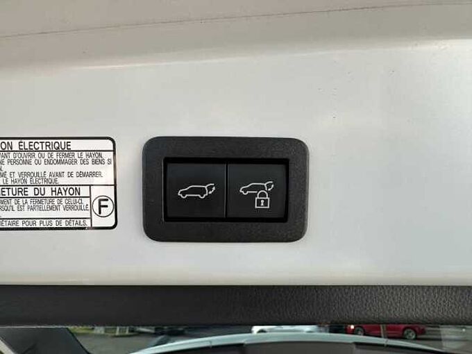 Toyota Corolla Cross 1.8 Hybrid Style - Allwetter, NAVI, LHZ, LED, PDC, SZ