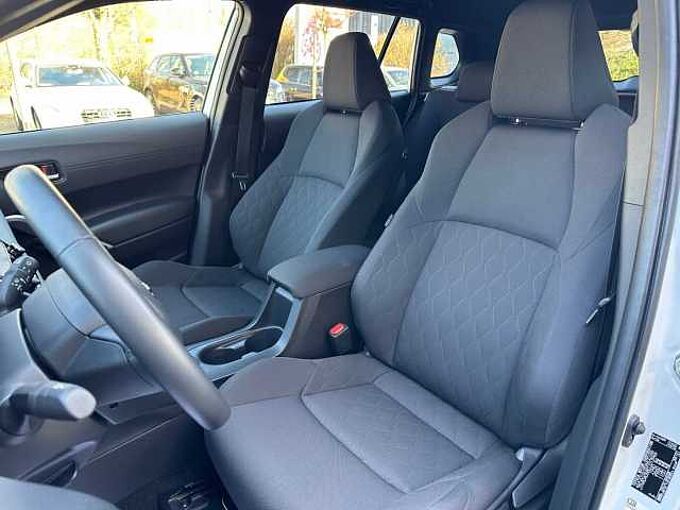 Toyota Corolla Cross 1.8 Hybrid Style - Allwetter, NAVI, LHZ, LED, PDC, SZ