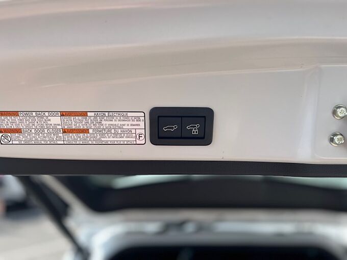 Toyota Corolla Cross 1.8 Hybrid Style - Allwetter, NAVI, LHZ, LED, PDC, SZ