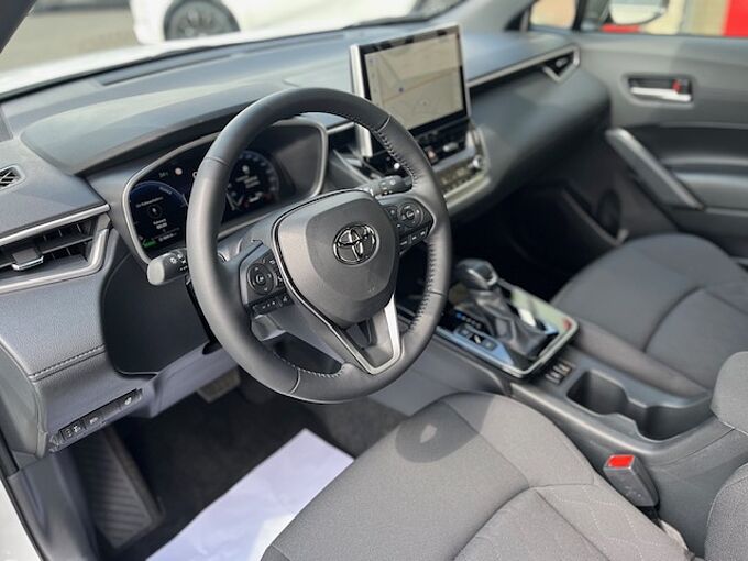 Toyota Corolla Cross 1.8 Hybrid Style - Allwetter, NAVI, LHZ, LED, PDC, SZ