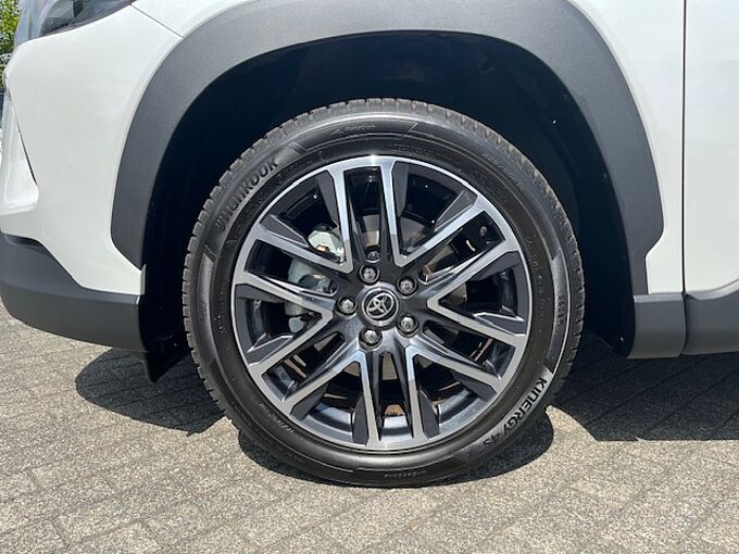 Toyota Corolla Cross 1.8 Hybrid Style - Allwetter, NAVI, LHZ, LED, PDC, SZ