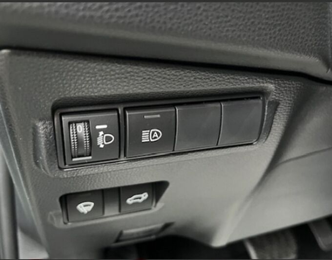 Toyota Corolla Cross 2.0 Hybrid Style 4x4 - Allwetter, LED, LHZ., Navi., ...