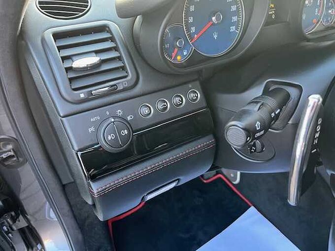 Maserati Quattroporte V Automatik - NAVI, BOSE, SZ, PDC ... -