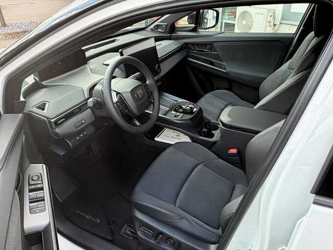 Toyota C-HR + Plus Lounge 4x4 - 77kwh - JBL, Pano., 360&deg; Kam., ...