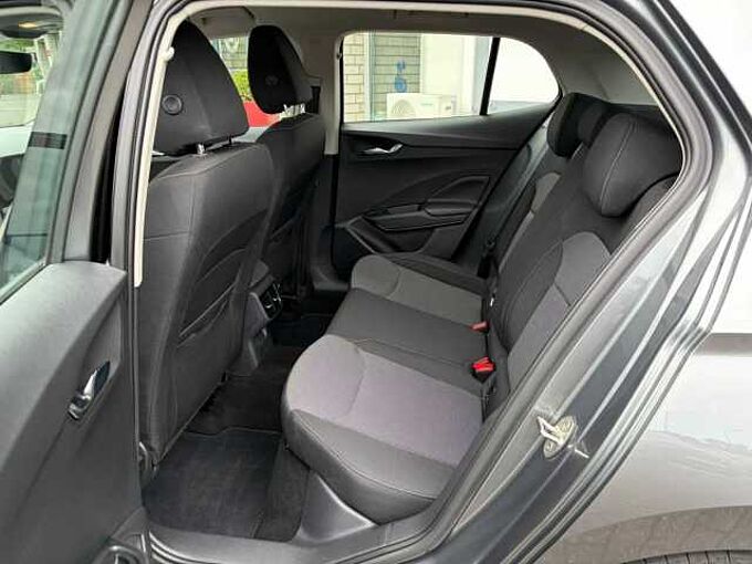 SKODA Fabia 1.0 TSI Young Edt. - SHZ, LED, BT, ...