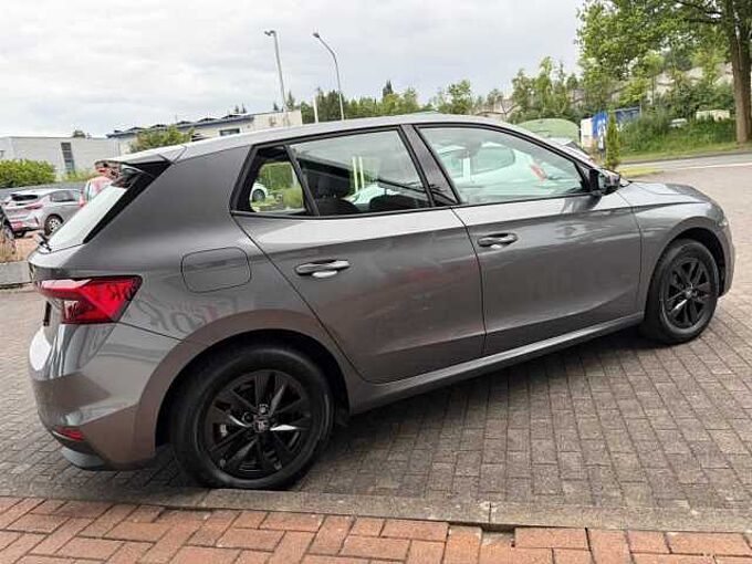 SKODA Fabia 1.0 TSI Young Edt. - SHZ, LED, BT, ...