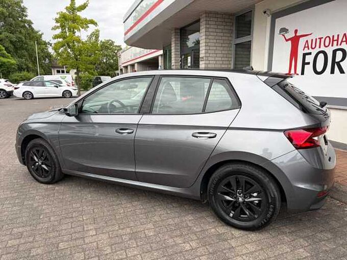 SKODA Fabia 1.0 TSI Young Edt. - SHZ, LED, BT, ...