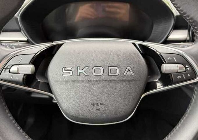 SKODA Fabia 1.0 TSI Young Edt. - SHZ, LED, BT, ...