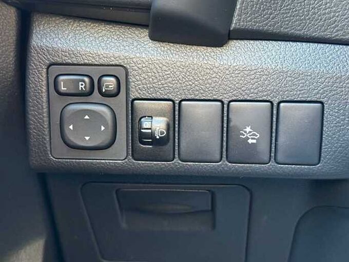 Toyota Auris 1.2 Turbo Team Deutschland - Keyfree, CAM, SHZ, BT ... -